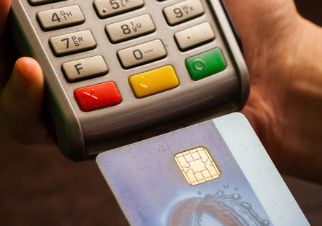 不同银行的信用卡POS机提现手续费有何差异？配图